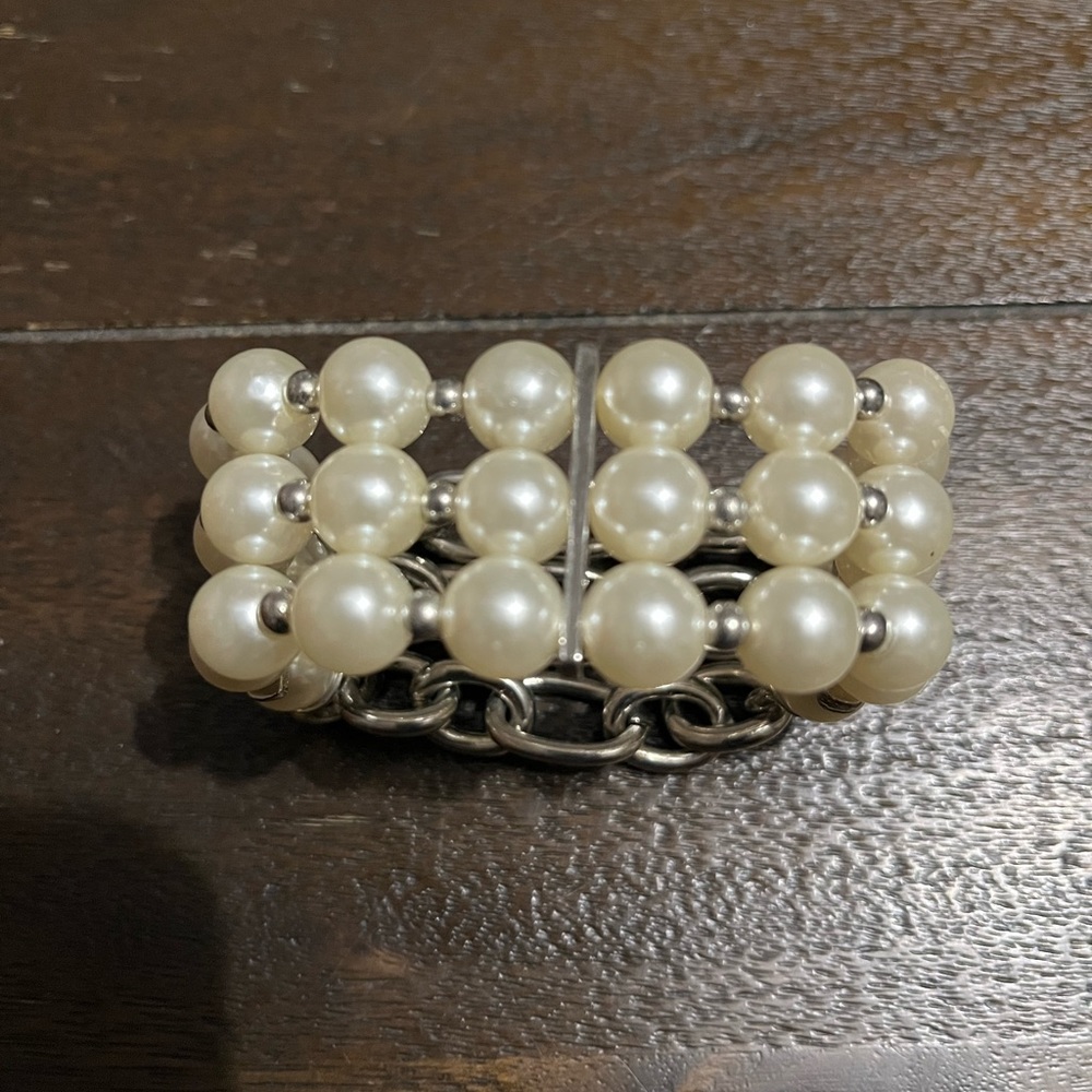 Fashion Bracelet In Excellent Condition. - Picture 3 of 6